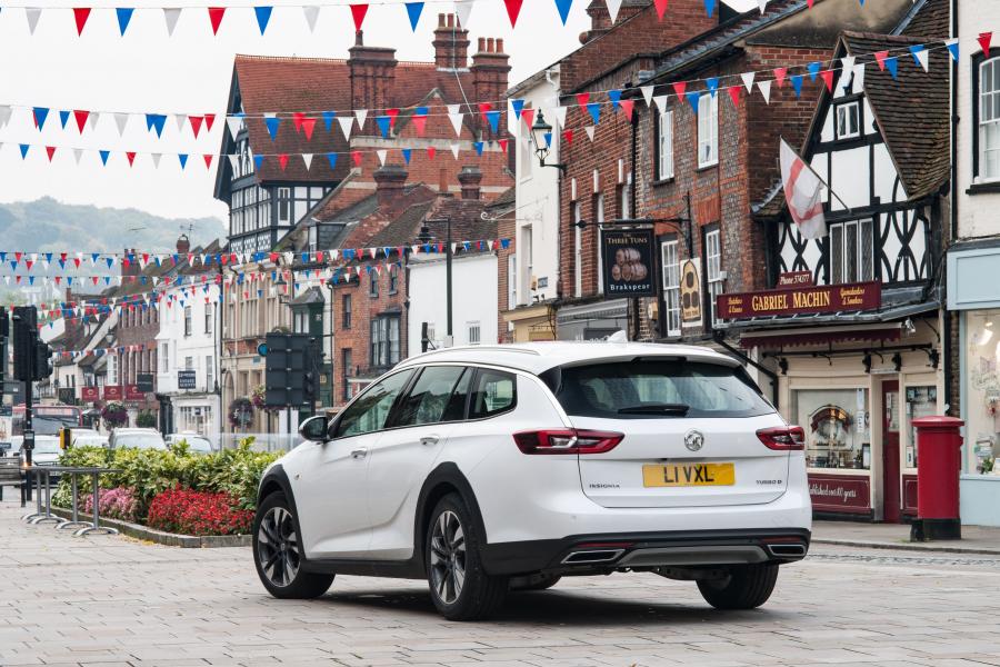  Vauxhall Insignia Country Tourer Turbo D 4x4 2017 года  (фото 18 из 21)